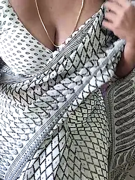 Snapshot of tamil_chitra12 chatting on November 2025 03:19:01 AM tamil chitra12 online show from November 2025 03:19:01 AM