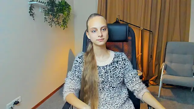 Snapshot of EmaBolins chatting on October 2025 11:45:02 AM EmaBolins online show from October 2025 11:45:02 AM