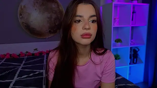 LauraHansil online show from March 2026 07:08:01 PM