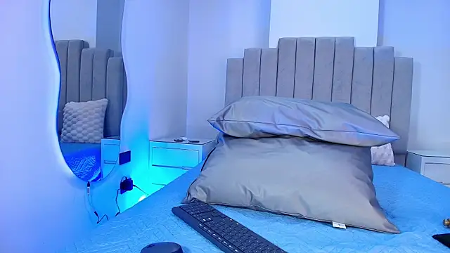 emma trix online show from December 2025 11:52:02 AM