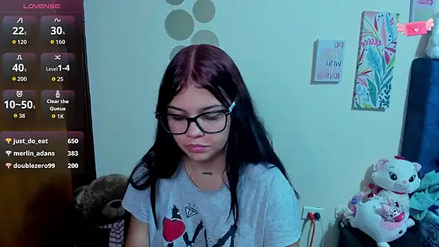 Snapshot of Emma_boo chatting on November 2025 03:30:02 AM Emma boo online show from November 2025 03:30:02 AM