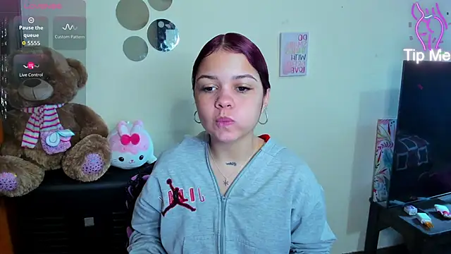 Emma boo online show from February 2026 03:40:01 PM