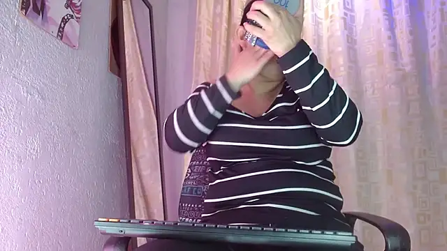 Snapshot of Camille_Sinclair chatting on November 2025 08:14:01 PM Camille Sinclair online show from November 2025 08:14:01 PM