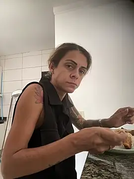 Snapshot of sabrinaneves chatting on February 2026 04:02:02 PM sabrinaneves online show from February 2026 04:02:02 PM