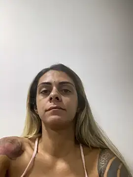 Snapshot of sabrinaneves chatting on February 2026 01:51:01 PM sabrinaneves online show from February 2026 01:51:01 PM