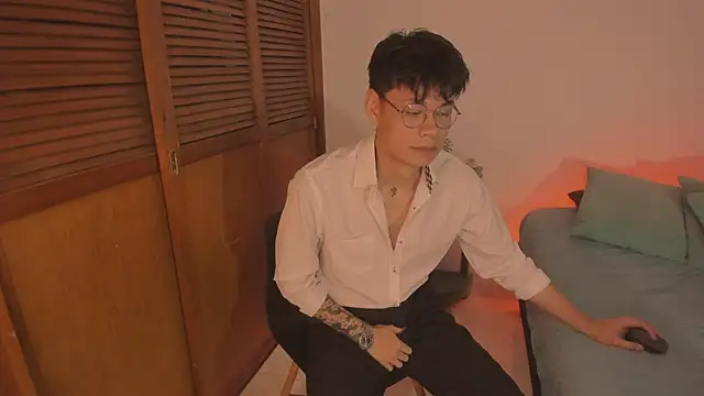 Snapshot of estmonnn chatting on November 2025 12:02:02 AM estmonnn online show from November 2025 12:02:02 AM