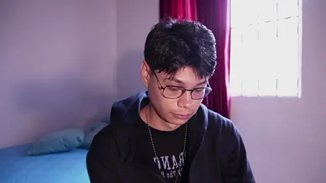 estmonnn online show from February 2026 10:04:02 PM