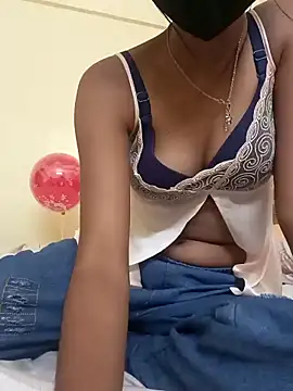 Sanaya Queen19 online show from October 2025 10:10:02 PM