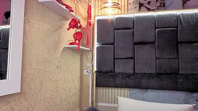 Im-Lola online show from February 2026 12:15:02 AM