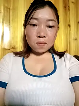 julybe online show from February 2026 10:44:02 AM