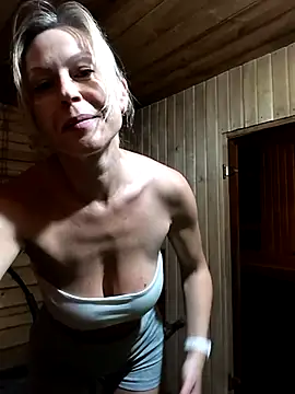 Snapshot of Elle_Milfa chatting on June 2026 01:46:01 PM Elle Milfa online show from June 2026 01:46:01 PM