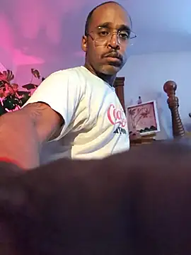 TraddyZaddy online show from June 2026 05:17:02 PM