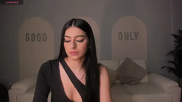 BellaConnorX online show from November 2025 03:45:01 AM