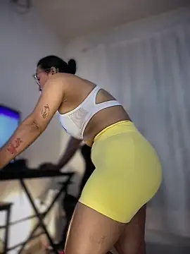 Snapshot of Natural_BIGASS_Nina chatting on February 2026 06:26:01 PM Natural BIGASS Nina online show from February 2026 06:26:01 PM