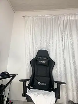 Snapshot of Natural_BIGASS_Nina chatting on February 2026 08:05:02 PM Natural BIGASS Nina online show from February 2026 08:05:02 PM