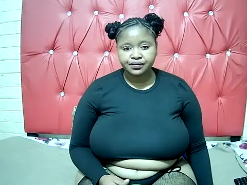 Snapshot of MilkMeDownBBY chatting on October 2025 06:26:02 AM MilkMeDownBBY online show from October 2025 06:26:02 AM