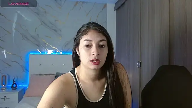 skarlett 35 online show from November 2025 02:05:02 PM