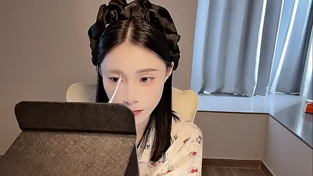 yuyu-33 online show from August 2026 01:52:02 AM