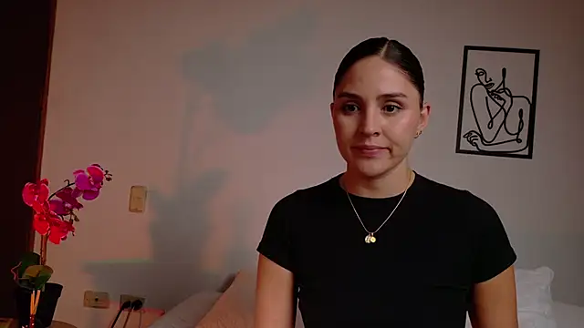 Snapshot of VictoriaNova_ chatting on May 2026 06:03:01 PM VictoriaNova online show from May 2026 06:03:01 PM