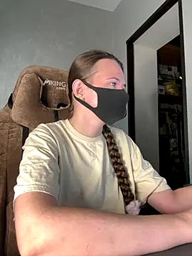 ZlatoslavaLo online show from November 2025 06:46:02 AM