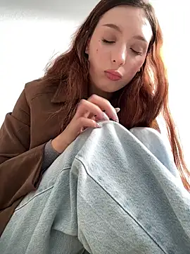 LilluKatten online show from April 2026 11:42:02 AM