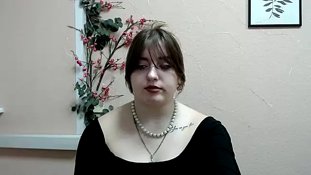 Snapshot of Dance__Queen chatting on November 2025 03:34:02 PM Dance Queen online show from November 2025 03:34:02 PM