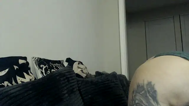 Holyplastic online show from November 2025 01:15:01 AM