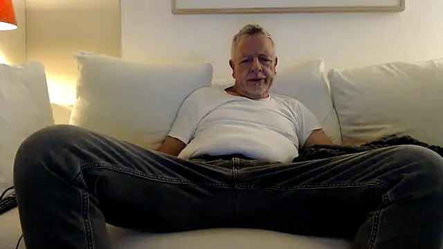 Snapshot of Dennislover007 chatting on November 2025 04:50:01 PM Dennislover007 online show from November 2025 04:50:01 PM