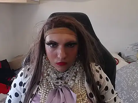 VanesaCrossic online show from July 2026 10:52:02 AM