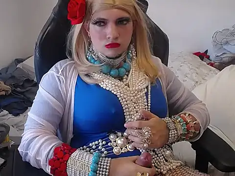VanesaCrossic online show from July 2026 12:10:01 PM
