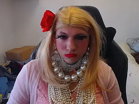 VanesaCrossic online show from July 2026 09:37:02 AM
