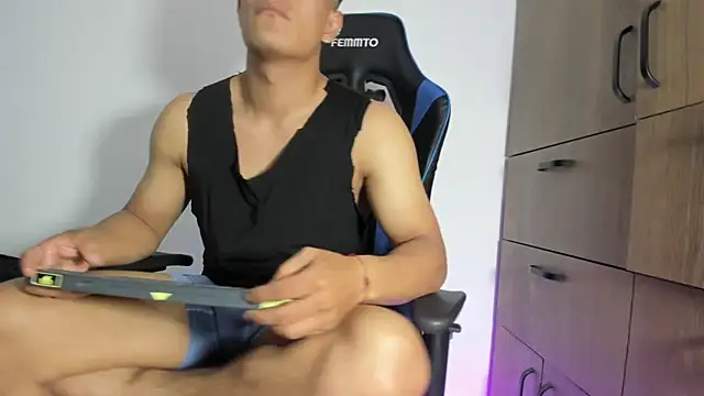 dorman boy online show from February 2026 02:53:01 AM