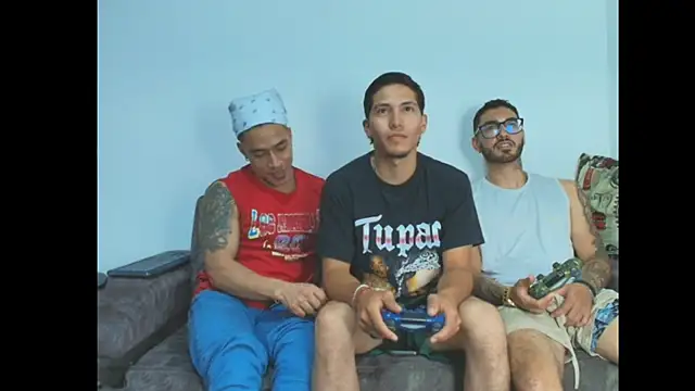 Snapshot of thebadboys05 chatting on November 2025 11:59:02 PM thebadboys05 online show from November 2025 11:59:02 PM