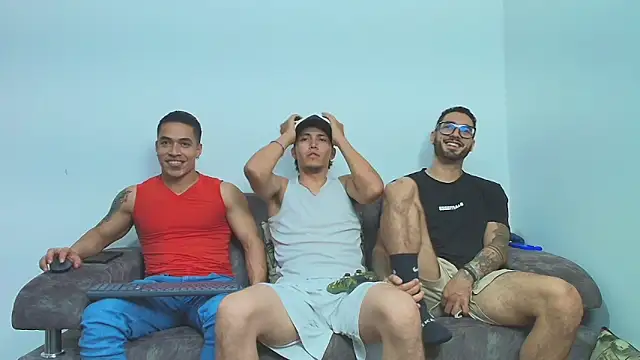 Snapshot of thebadboys05 chatting on November 2025 12:20:02 AM thebadboys05 online show from November 2025 12:20:02 AM