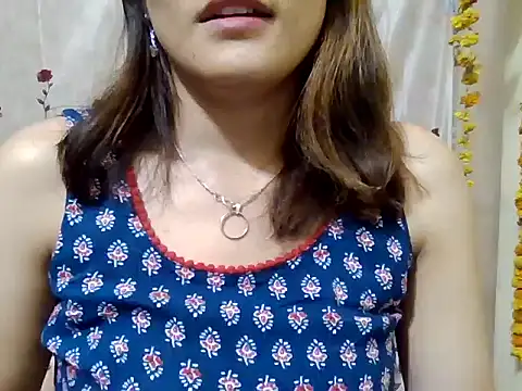 maira 33 online show from November 2025 02:26:01 PM