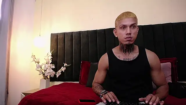 Snapshot of roy_connor chatting on November 2025 07:58:02 PM roy connor online show from November 2025 07:58:02 PM