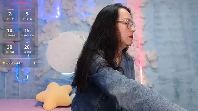 Lauryn Jones online show from February 2026 07:43:02 PM