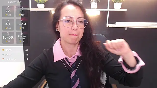 Lauryn Jones online show from April 2026 09:39:33 PM