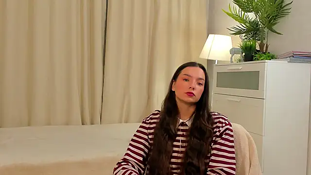 Snapshot of LupitaPicazo chatting on November 2025 01:23:01 PM LupitaPicazo online show from November 2025 01:23:01 PM