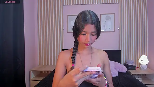 AshleyCooper2 online show from November 2025 04:17:01 PM