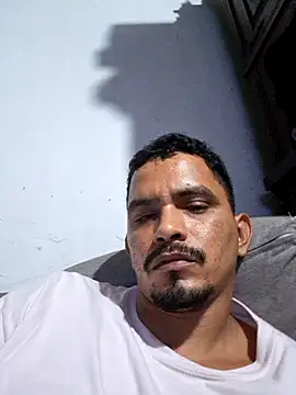 Snapshot of Donkjam chatting on November 2025 07:40:01 AM Donkjam online show from November 2025 07:40:01 AM