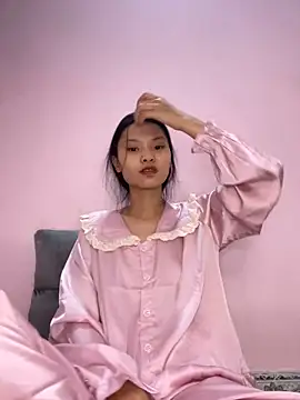 lung-linh online show from November 2025 04:58:02 AM