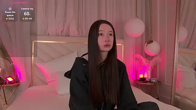 Snapshot of GladysMoore chatting on February 2026 06:47:01 PM GladysMoore online show from February 2026 06:47:01 PM