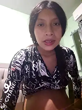 Snapshot of hornyyoungmomy chatting on November 2025 06:21:01 PM hornyyoungmomy online show from November 2025 06:21:01 PM