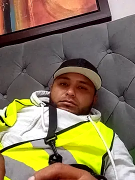 KARNEs24666 online show from February 2026 05:52:01 PM