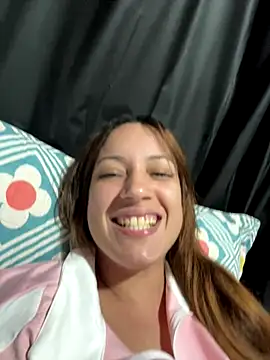 Snapshot of meninadeparis chatting on November 2025 03:23:01 AM meninadeparis online show from November 2025 03:23:01 AM