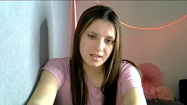 KiraHoney online show from April 2026 07:33:02 PM