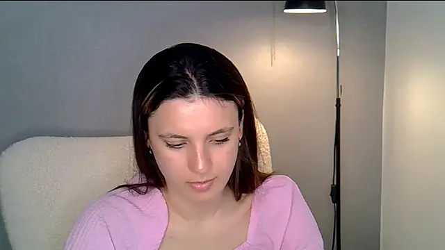 Snapshot of KiraHoney chatting on May 2026 10:12:02 AM KiraHoney online show from May 2026 10:12:02 AM