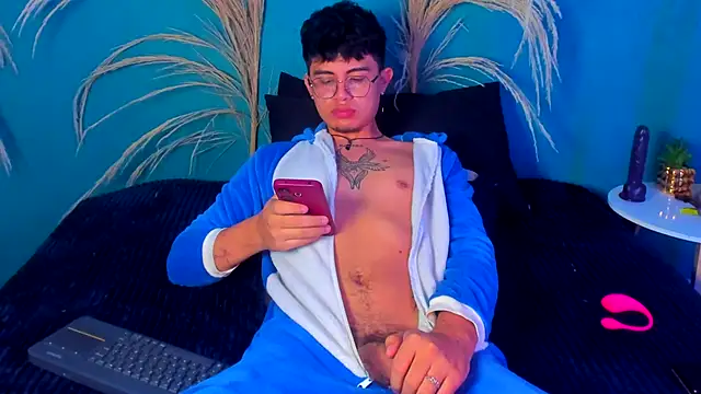 Snapshot of david_valiz chatting on November 2025 12:59:02 PM david valiz online show from November 2025 12:59:02 PM