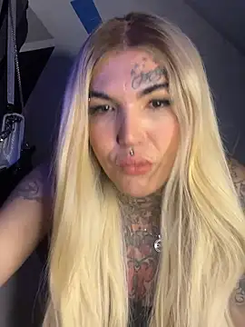 Snapshot of euscarlethotgirl chatting on November 2025 10:51:01 PM euscarlethotgirl online show from November 2025 10:51:01 PM